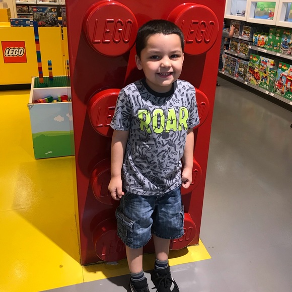 Meet your Posher, Destiny - Picture 3 of 8